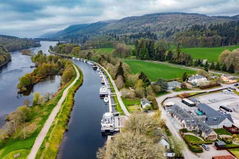 dochgarroch-caledonian-canal-and-loch-ness-50min-cruise