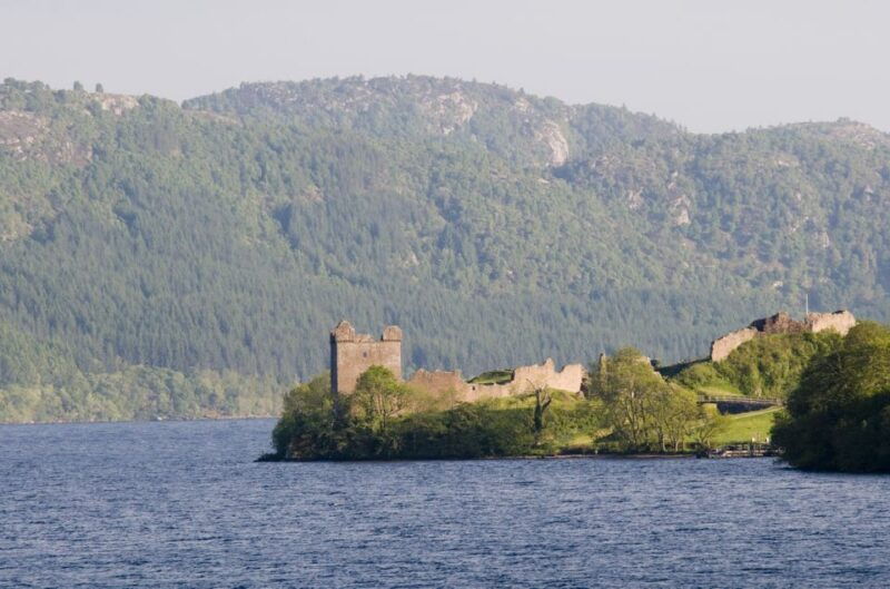 dochgarroch-loch-ness-and-caledonian-canal-2-hour-cruise