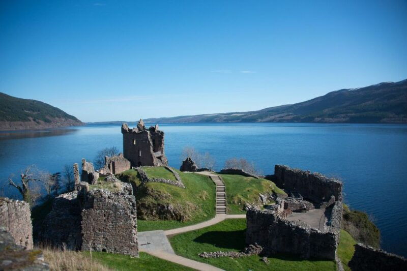 dochgarroch-loch-ness-and-caledonian-canal-2-hour-cruise