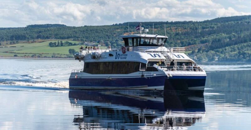 dochgarroch-loch-ness-and-caledonian-canal-2-hour-cruise