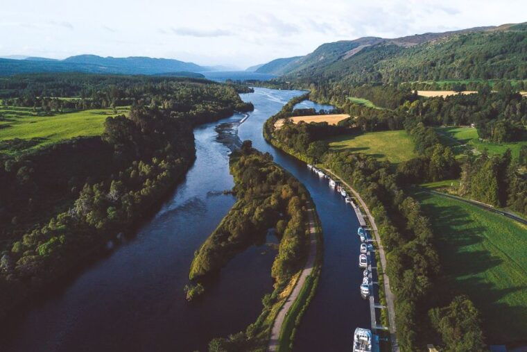 dochgarroch-loch-ness-and-caledonian-canal-2-hour-cruise
