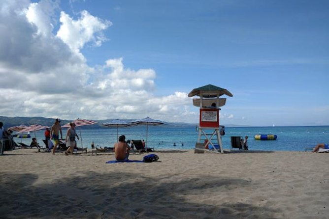 doctors-cave-beach-jimmy-buffett-s-margaritaville-and-shopping