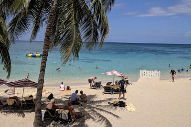 doctors-cave-beach-jimmy-buffett-s-margaritaville-and-shopping