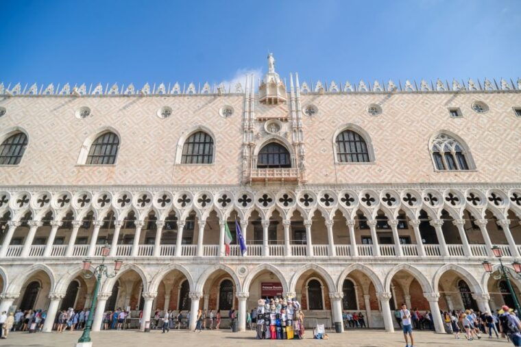doges-palace-st-marks-basilica-with-terrace-access-tour-2