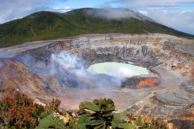 doka-cafe-poas-volcano-and-la-paz-waterfall-garden