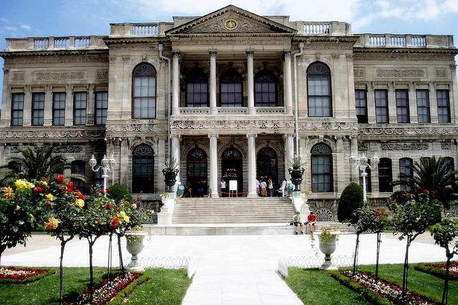 dolmabace-palace-bosphorus-boat-tour-eyup-sultan-mosque-tour