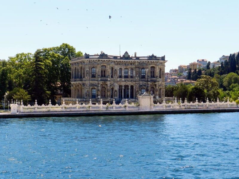 dolmabahce-palace-and-boat-tour