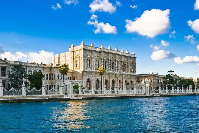 dolmabahce-palace-tour-and-bosphorus-yacht-cruise