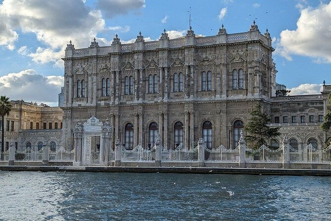 dolmabahce-palace-tour-sunset-cruise-on-luxury-yacht