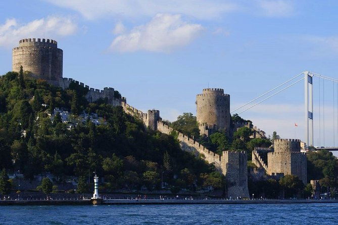 dolmabahce-palace-with-bosphorus-cruise