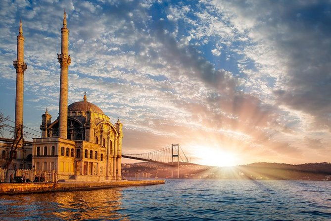 dolmabahce-palace-with-bosphorus-cruise