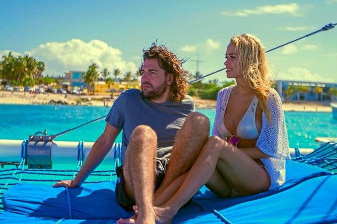 dolphin-catamaran-snorkel-and-sail-with-open-bar