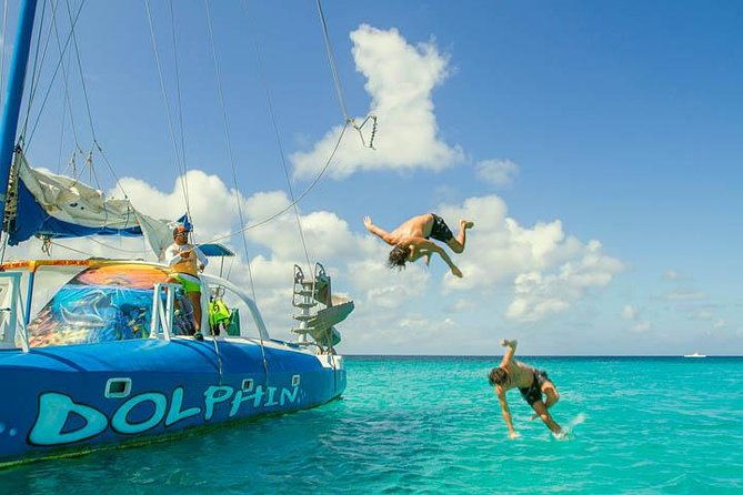 dolphin-catamaran-snorkel-and-sail-with-open-bar