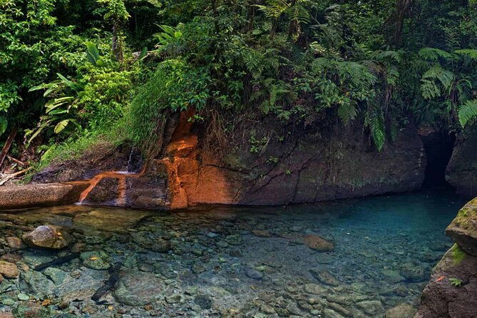dominica-treasures-hot-springs-waterfalls-titou-gorge
