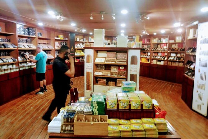 don-lucas-cigars-factory-store-and-souvenirs-guided-tour