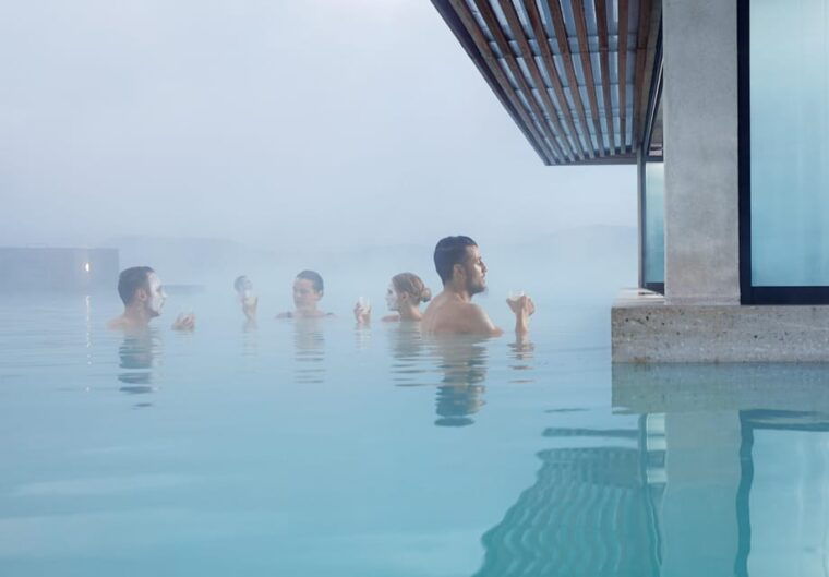 door-to-door-private-blue-lagoon-transfer