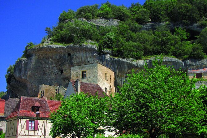 dordogne-day-tour-prehistory-and-the-art-of-the-caves-from-sarlat