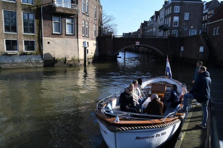 dordrecht-city-canal-cruise