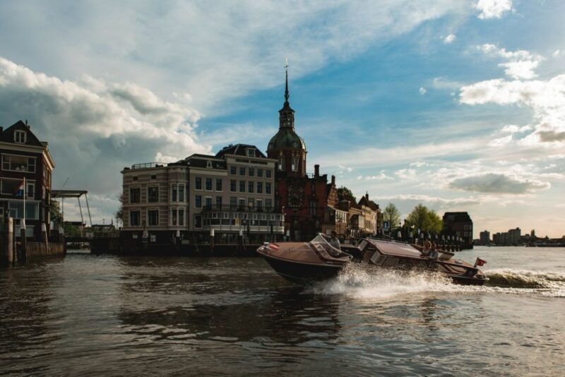 dordrecht-city-walking-tour-with-boat-ride