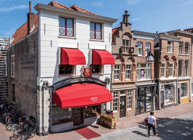 dordrecht-distillery-tour-with-dutch-gin-genever-tasting