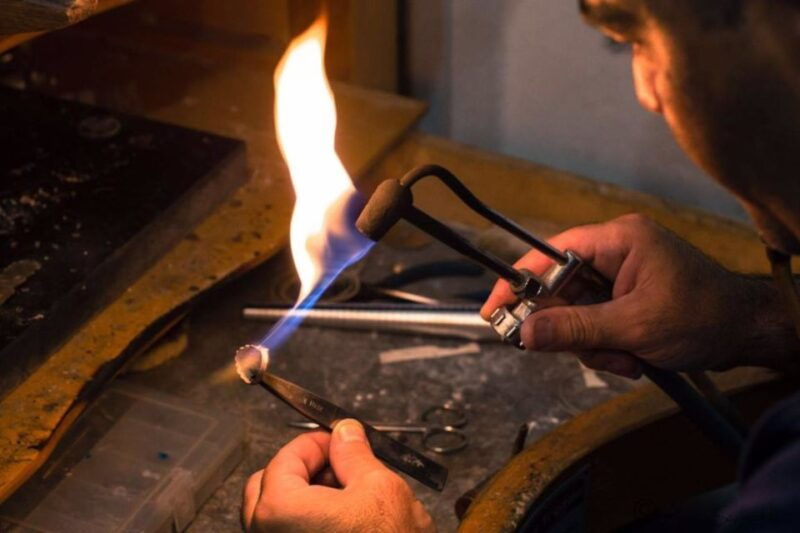 dorgali-visit-a-goldsmiths-lab-of-the-sardinian-filigree