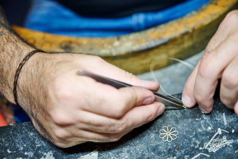 dorgali-visit-a-goldsmiths-lab-of-the-sardinian-filigree