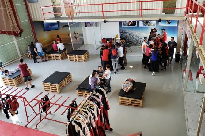 double-parachute-jump-experience-in-boituva-with-private-transport-skydiving