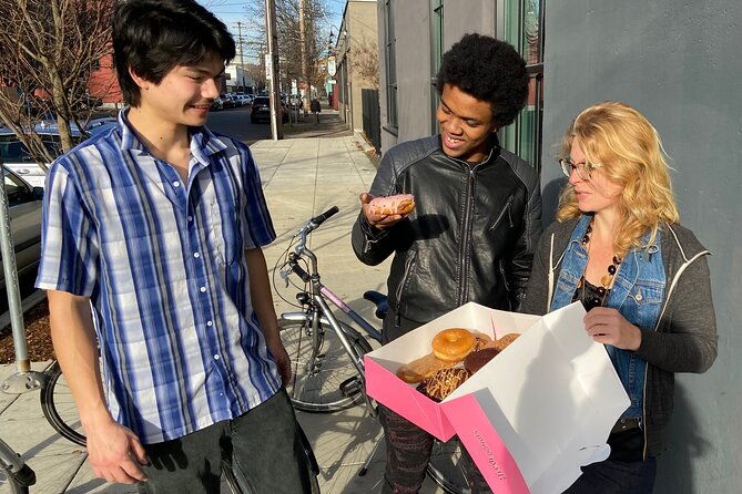 doughnuts-and-coffee-bike-tour-local-secrets