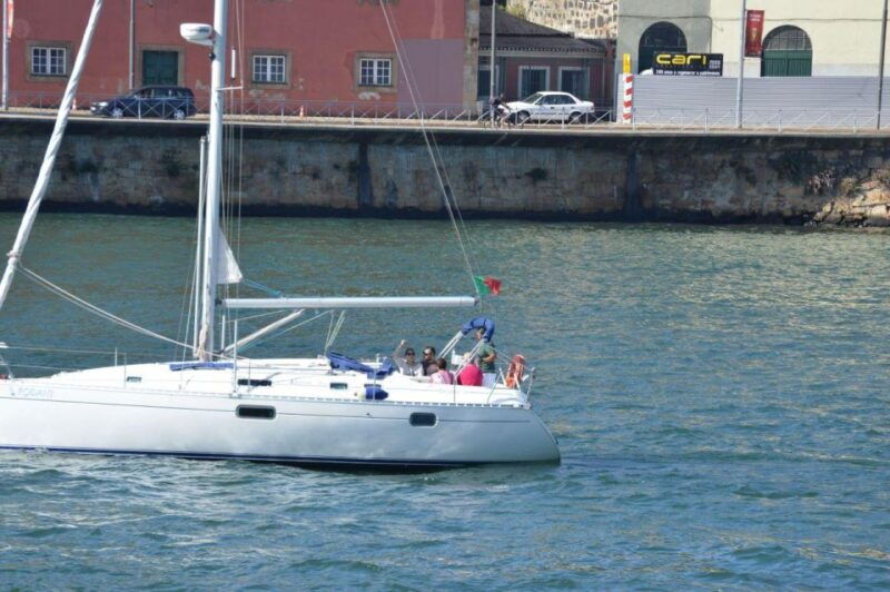 douro-river-cruising-sail-boat-2hours