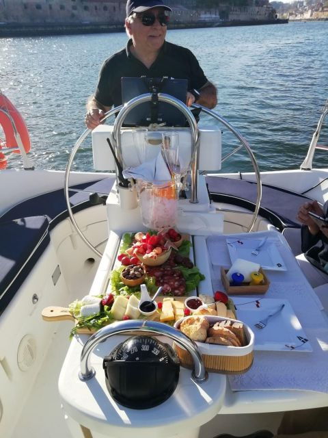 douro-river-cruising-sail-boat-2hours