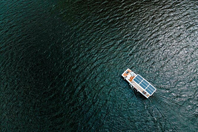 douro-valley-1h-solar-boat-experience-two-wine-tasting