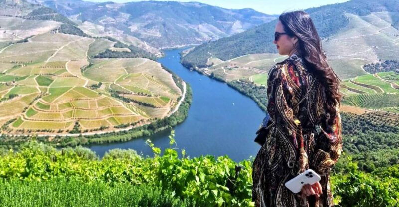 douro-valley-expert-guide-boat-lunch-tastings-premiumservice