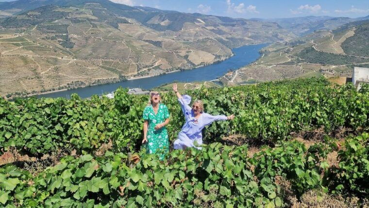 douro-valley-expert-guide-boat-lunch-tastings-premiumservice