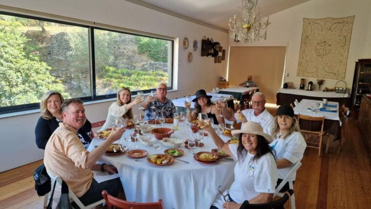 douro-valley-expert-guide-boat-lunch-tastings-premiumservice