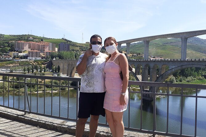douro-valley-premium-with-wine-tasting-lunch-and-boat