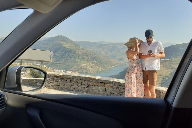 douro-valley-premium-with-wine-tasting-lunch-and-boat