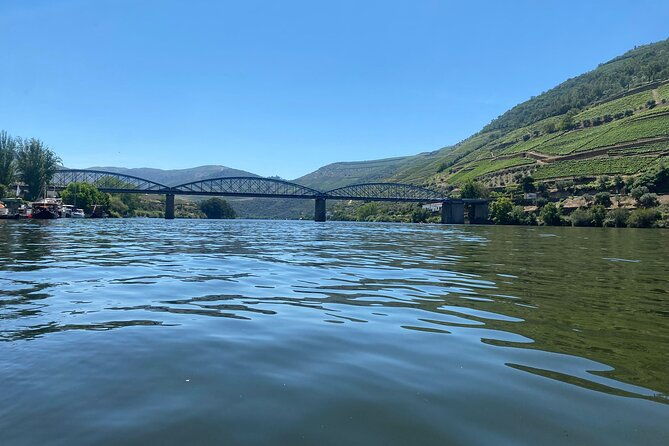 douro-valley-private-tour-2-farms-lunch-boat-trip