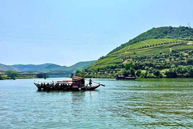 douro-valley-private-tour-2-farms-lunch-boat-trip