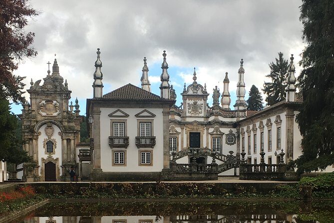 Douro Valley small group tour, Mateus Palace, Lunch and Wine tastings - An In-Depth Look at the Experience