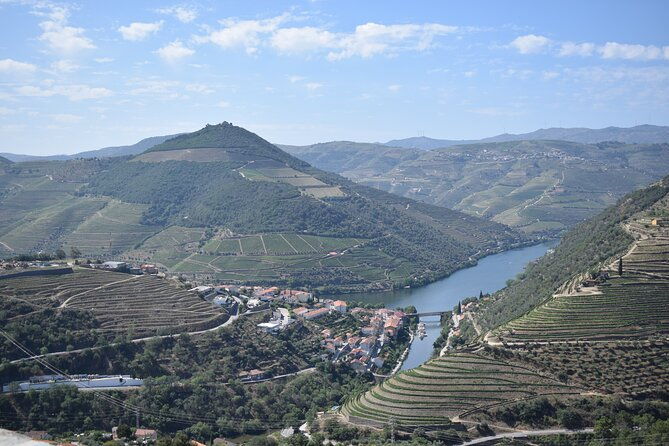 douro-valley-tour-with-train-and-vinho-verde
