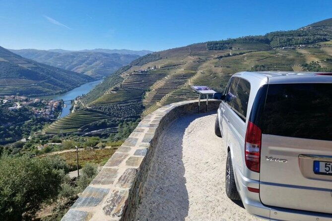 douro-valley-wine-premium-tour-winerys-lunch-boat-from-porto