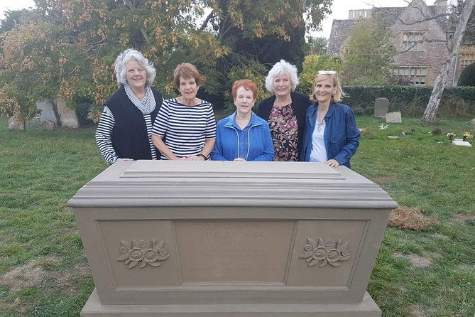 downton-abbey-and-castle-taxi-tour-from-london-with-hotel-pickup