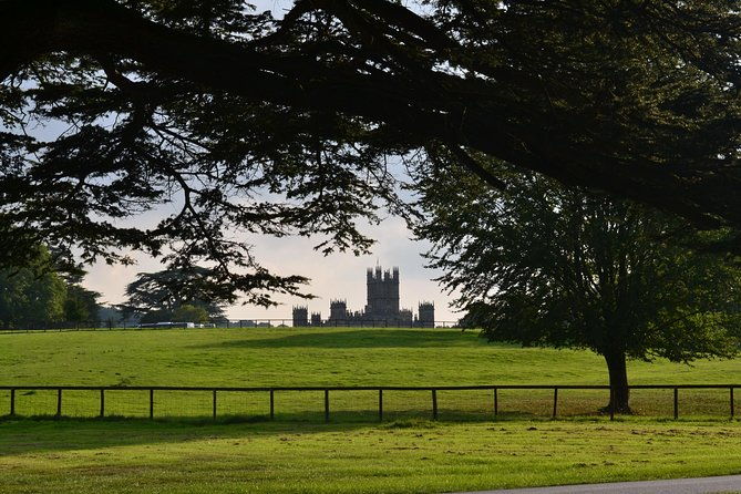 downton-abbey-and-oxford-tour-from-london-including-highclere-castle