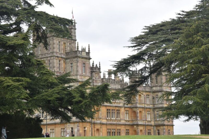 downton-abbey-and-village-small-group-tour-from-london-2