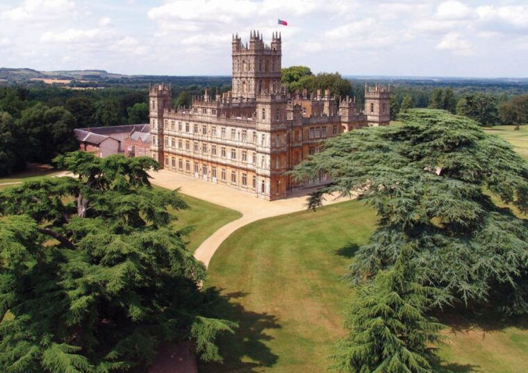 downton-abbey-and-village-small-group-tour-from-london-2