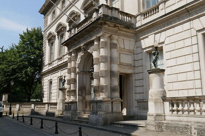 downton-abbey-town-and-country-tour-from-london-by-private-black-taxi