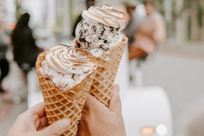 downtown-anchorage-tour-on-14-passenger-electric-vehicle