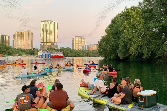 downtown-austin-giant-paddleboard-sunset-tour-with-bats-2