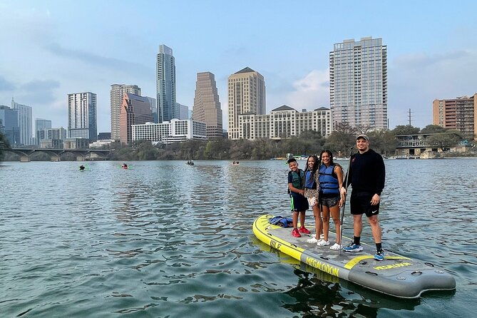 downtown-austin-giant-paddleboard-sunset-tour-with-bats-2