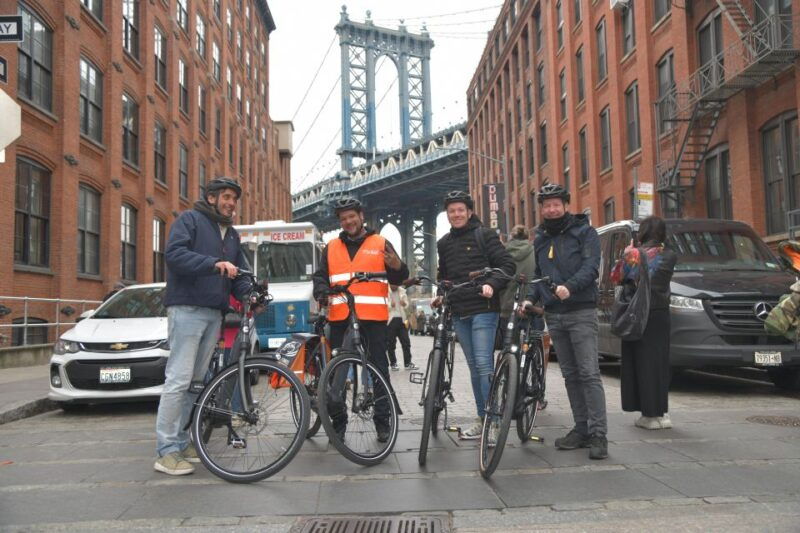 downtown-bike-tour-with-stylish-dutch-bikes-2